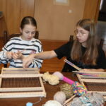 Zabawy ze sznurkiem (10)