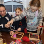 Zabawy ze sznurkiem (25)