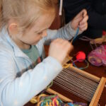 Zabawy ze sznurkiem (6)